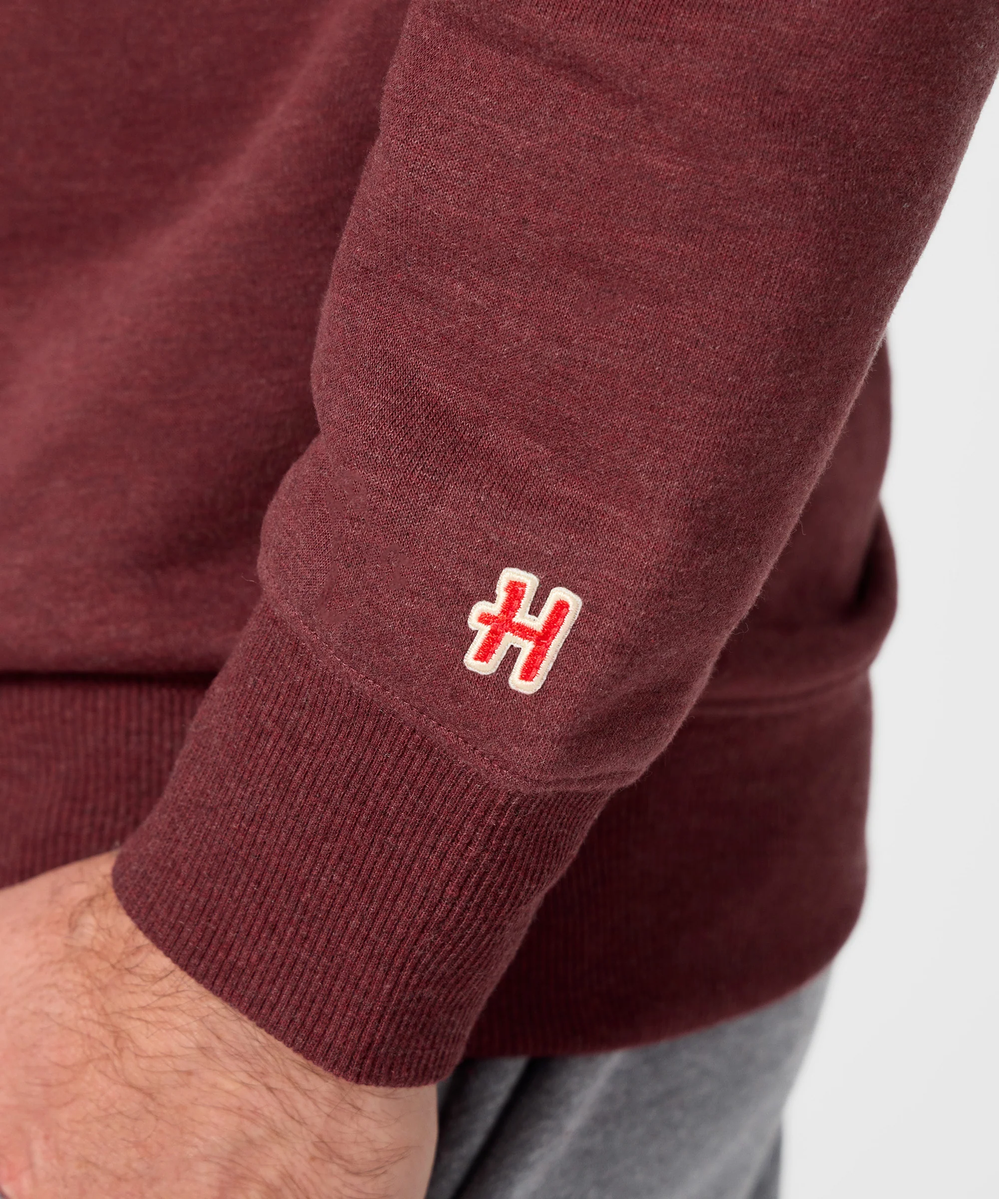 Cleveland Cavaliers Logo Crewneck - Image 10